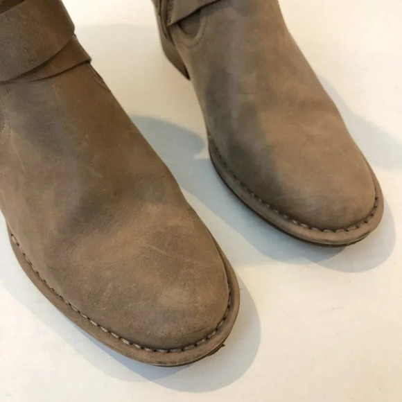 UGG Elora Tan Leather Buckle Almond Toe Bohemian Block Heel Ankle Booties 7 - Picture 3 of 12